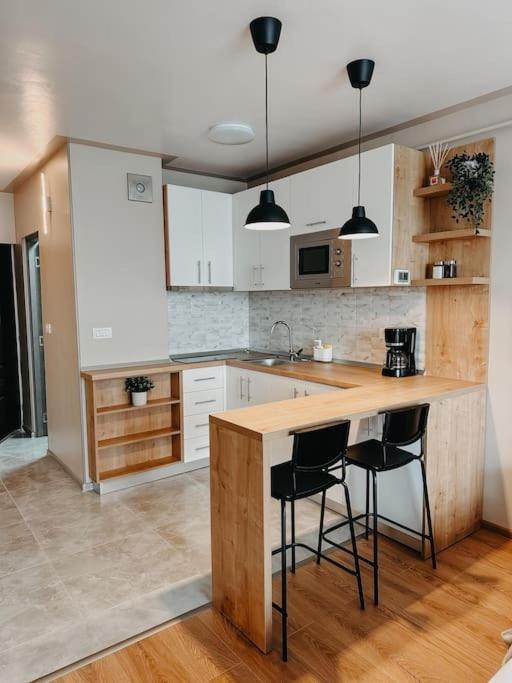 Agoll Victoria - Self Checkin Apartment Решица Екстериор снимка